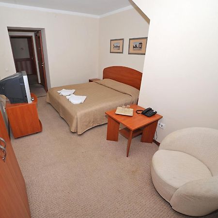 Deims Hotel Šilutė Exteriör bild